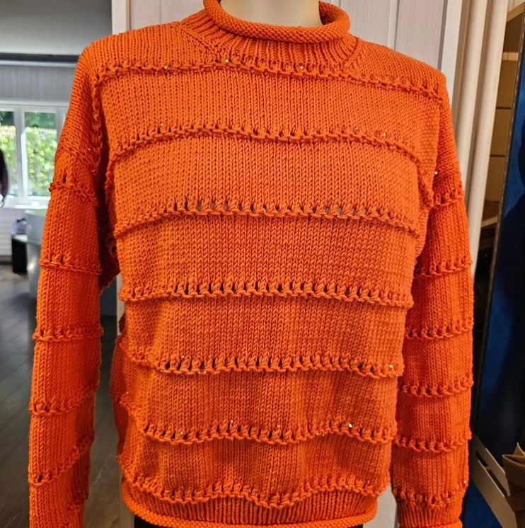 Modell Pullover orange